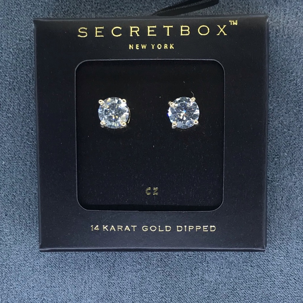 🆕14kt Gold Dipped CZ Stud Earrings✨✨